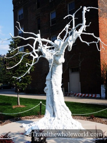 Des Moines Pappa John Sculpture Park Tree
