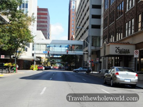 Iowa-Des-Moines-Street