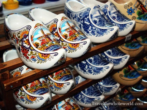 Netherlands_Wooden_Shoes