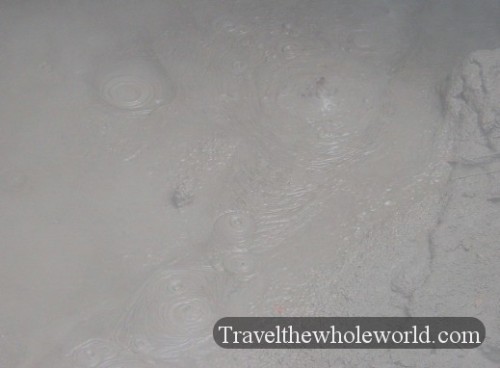 New-Zealand-Boiling-Mud