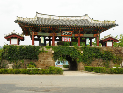 North Korea Kaesong Gate