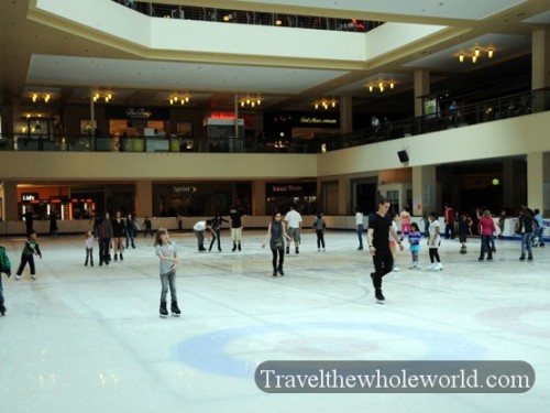 Oregon-Portland-Mall-Ice-Skating