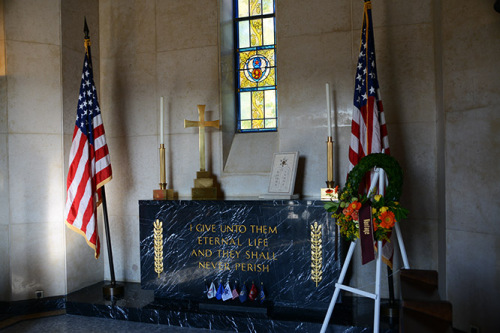 Luxembourg-American-Cemetery-Memorial-Inside2