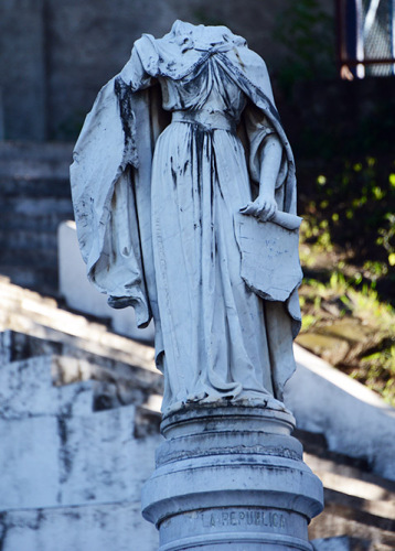 Nicaragua-Managua-Tiscapa-Statue2