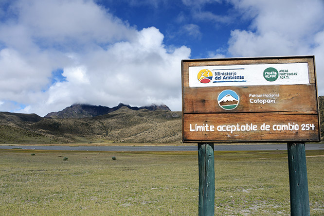 Ecuador-Cotopaxi Lake Limpiopunku Sign