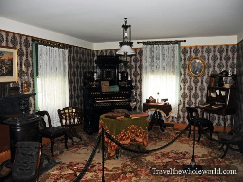 Michigan-Dearborn-Henry-Ford-House-Inside3
