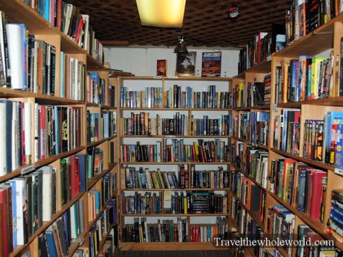 Oregon-Cannon-Beach-Bookstore