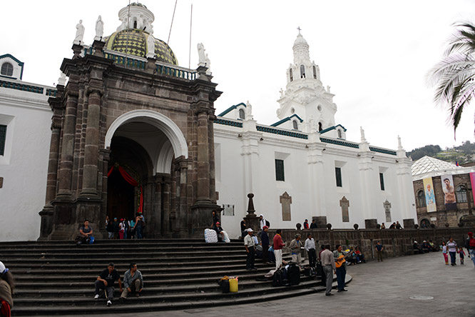 Ecuador Quito Plaza Independencia