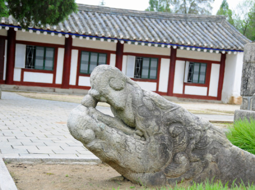 North Korea Kaesong Temple Dragon