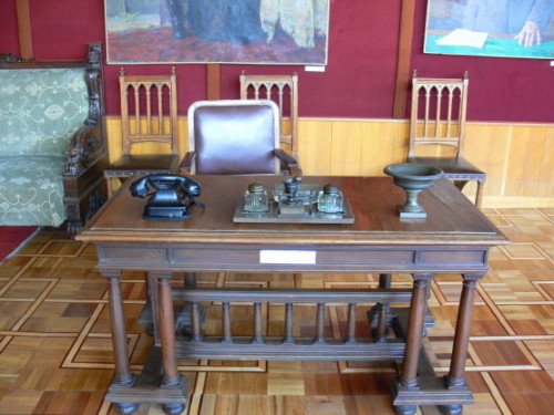 Georgia Stalin Desk
