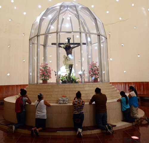 Nicaragua Managua New Cathedral Prayer