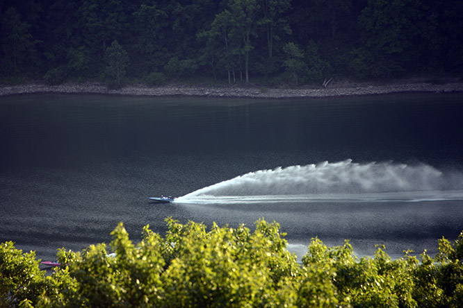Pennsylvania Allegheny Mountains Fast Boat
