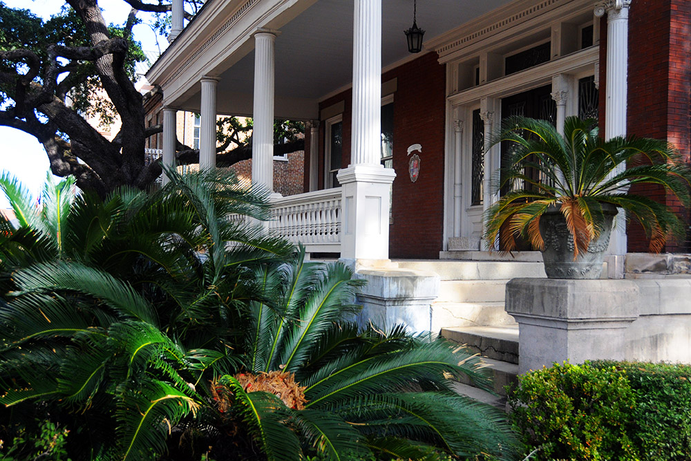 Southern house and tropical garden in Mobile Alabama