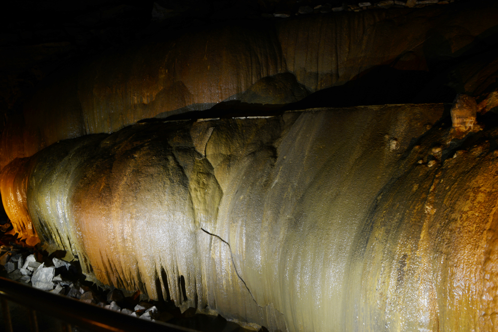 Cathedral Caverns Flow Formation