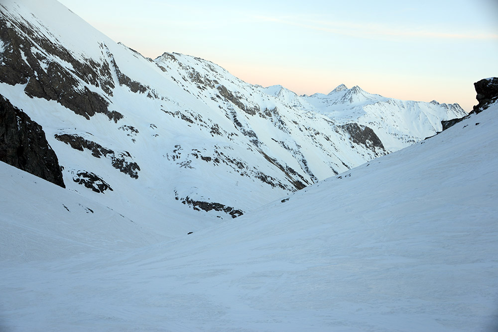 Steeper snowy slopes approaching Stuedlhuette on Grossglockner