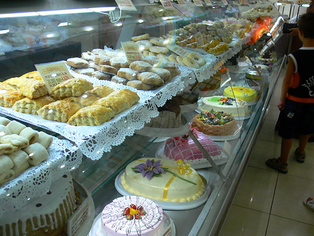 Decorated cake in a bakery in Baku