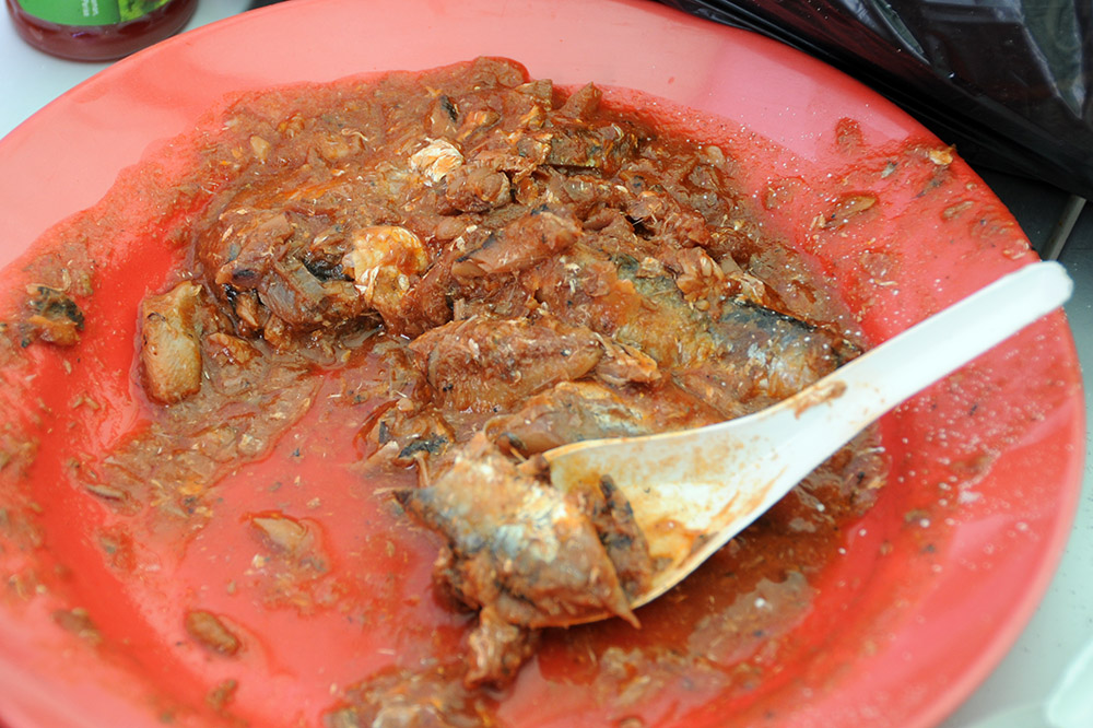 Meal during the Carstensz Pyramid expedition