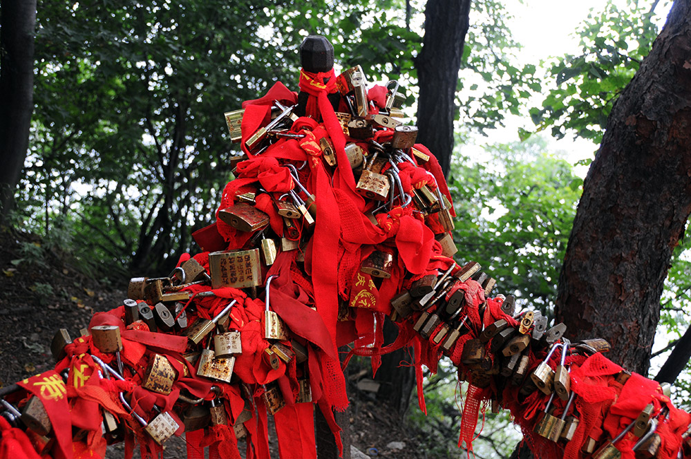 Locks and red ribbons on Mount Huashan