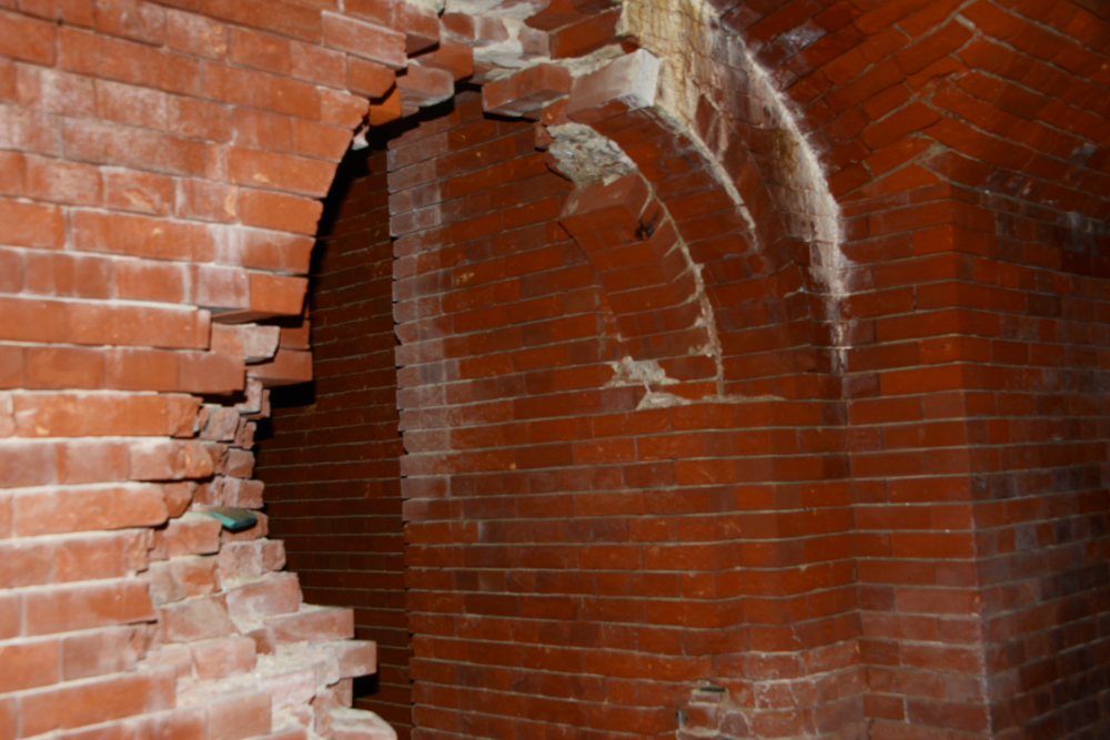 Abandoned area inside Fort Delaware