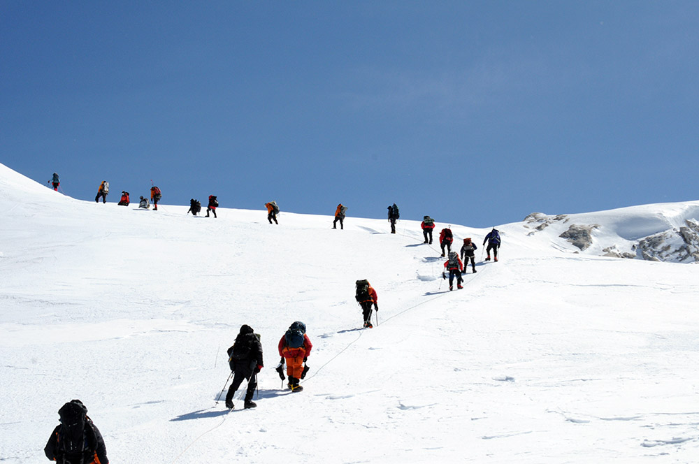 Climbers heading toward Denali's summit