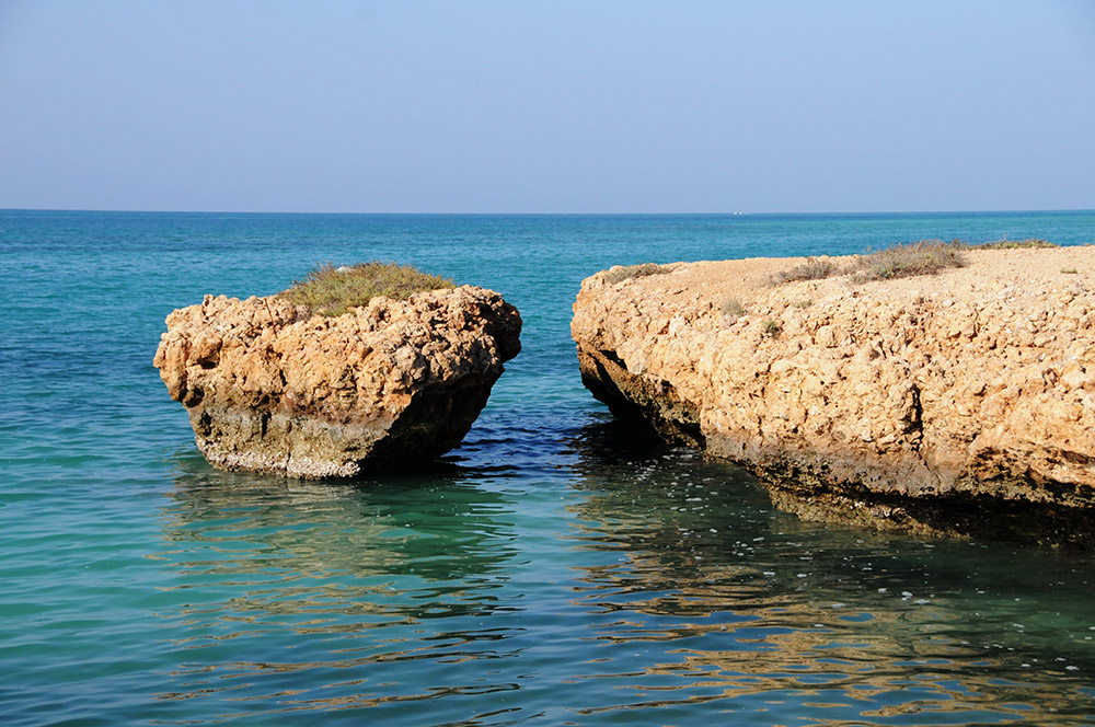 Dry coastal scenery on the Moucha Islands