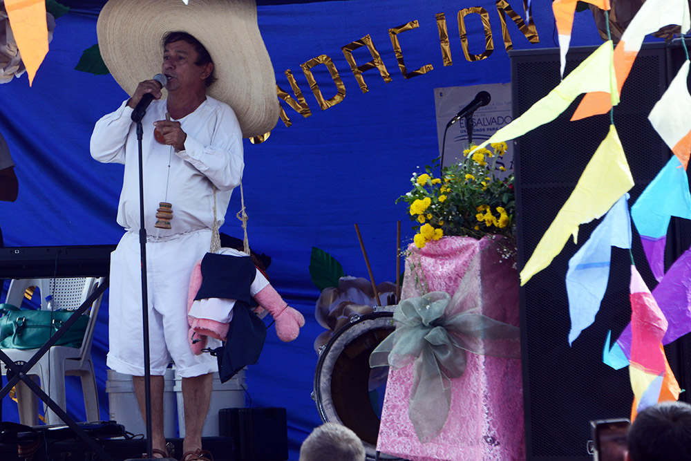 El Salvador Ruta de las Flores Singer