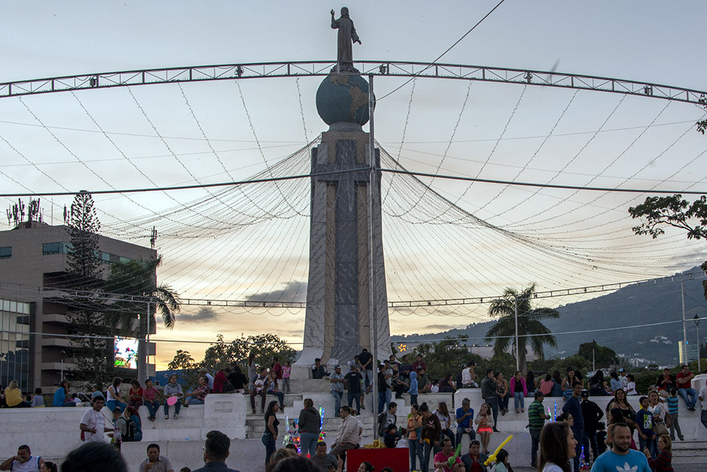 Monumento al Divino Salvador del Mundo in San Salvador