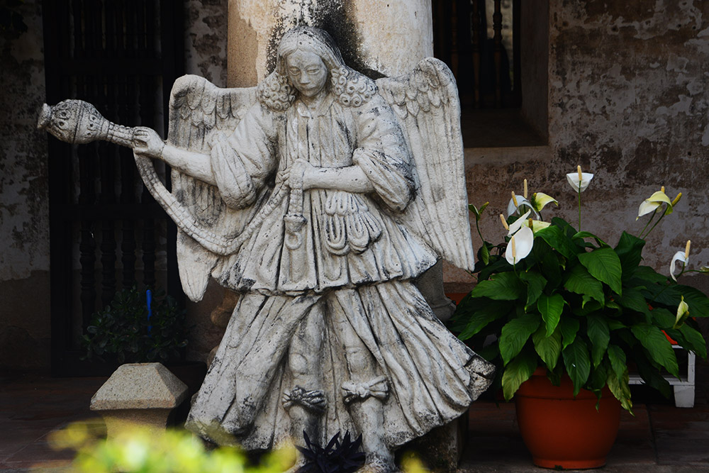 Religious statue at the Convento de las Capuchinas in Antigua