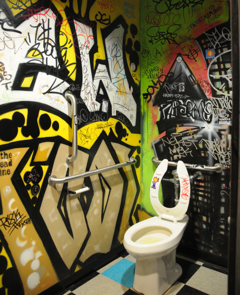 Chicago Logan Square Nice Bathroom
