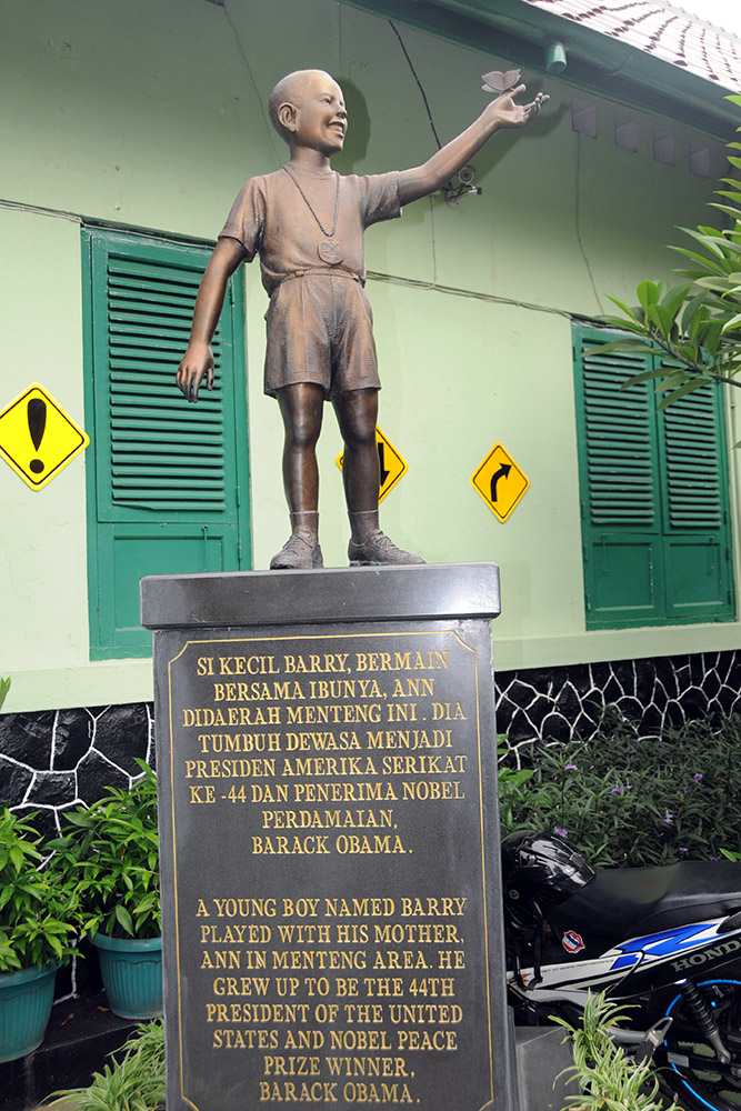 Obama Statue Indonesia Jakarta Barack Obama Statue