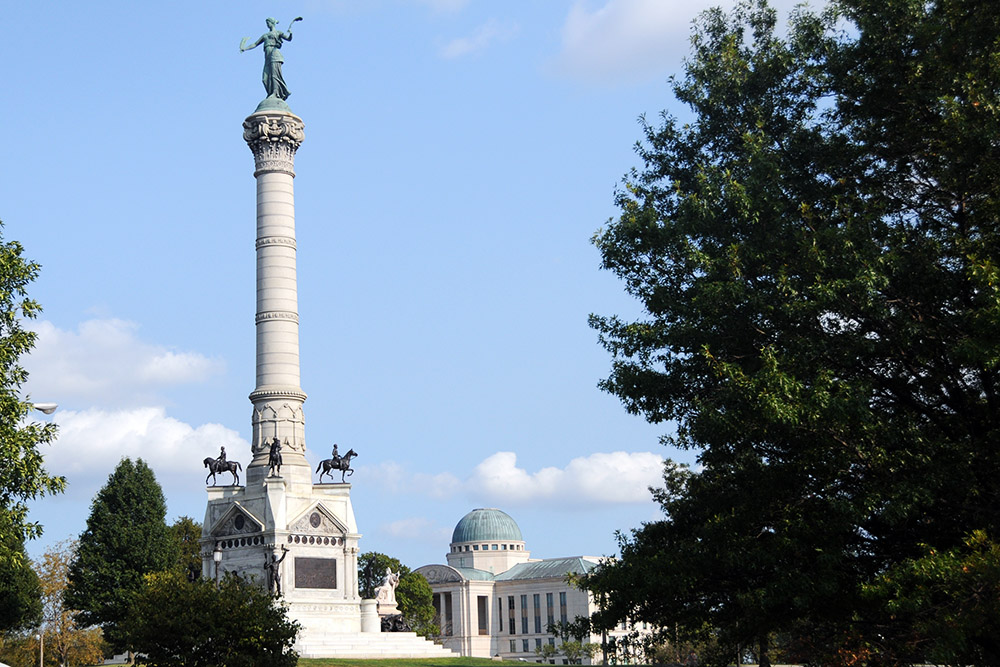 Iowa Des Moines Memorials