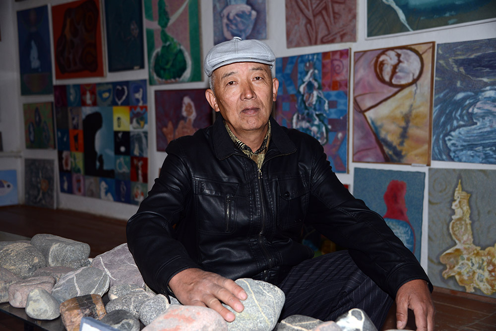 Kyrgyzstan Bokonbayevo Painter