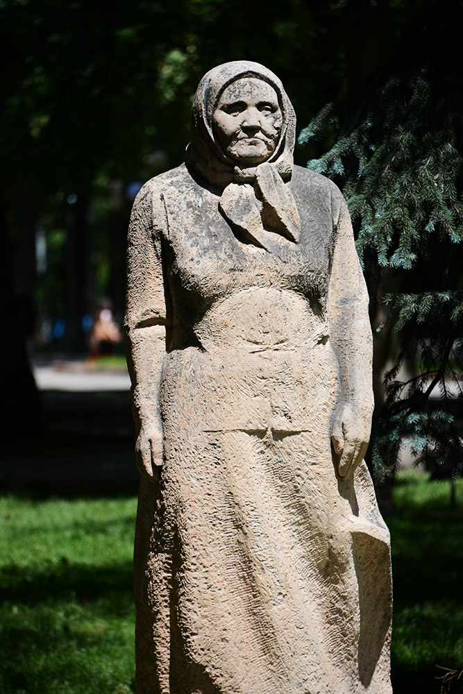 Kyrgyzstan Bishkek Park Statue
