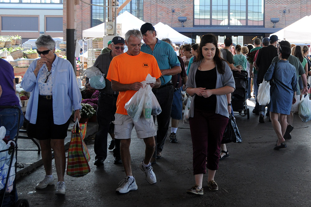 Crowds shopping at Eastern Market in Detroit