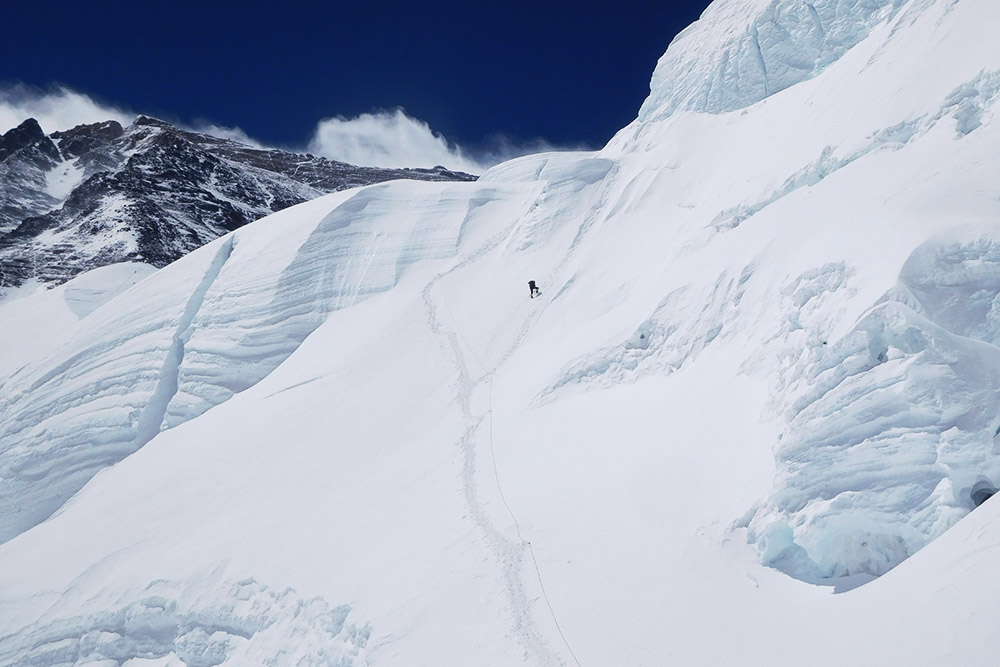 Climber approaching the final ridge of the North Col