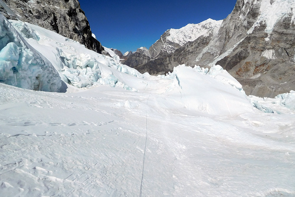 Flat area near the middle of the Khumbu Icefall