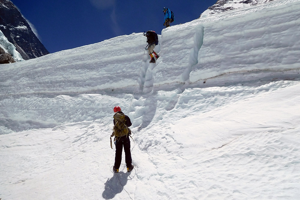 Short ice wall in the Western Cwm
