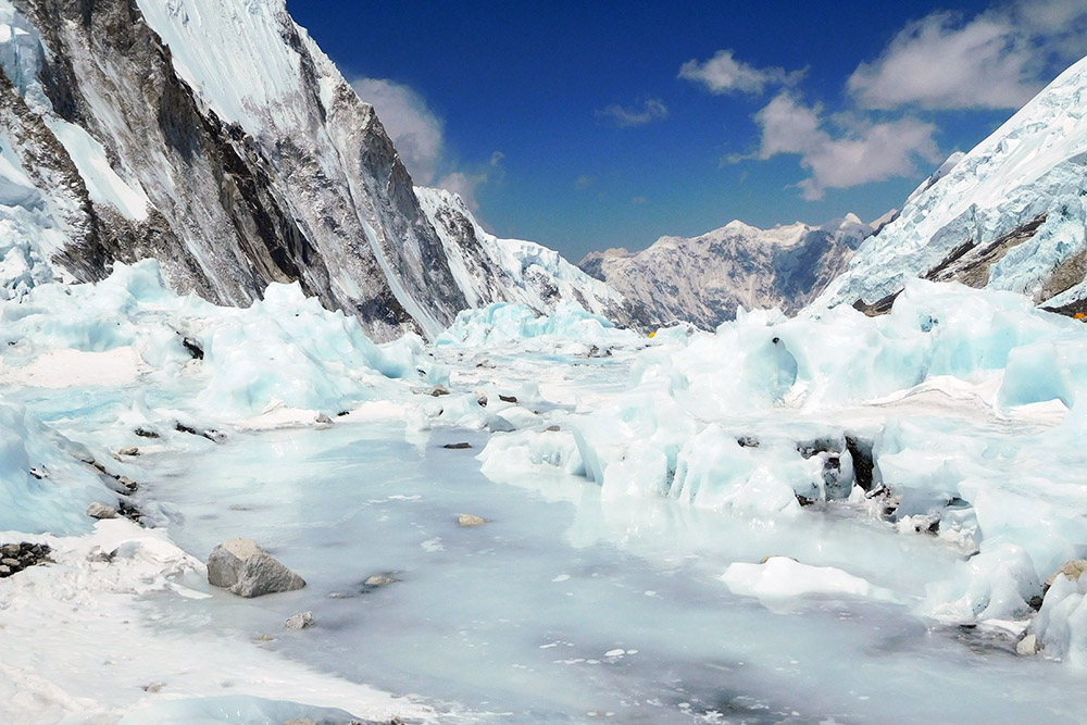Icy scenery near Camp II in the Western Cwm