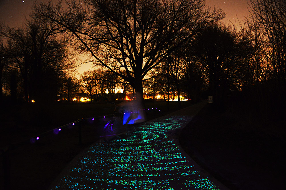 Van Gogh-Roosegaarde bicycle path near Eindhoven