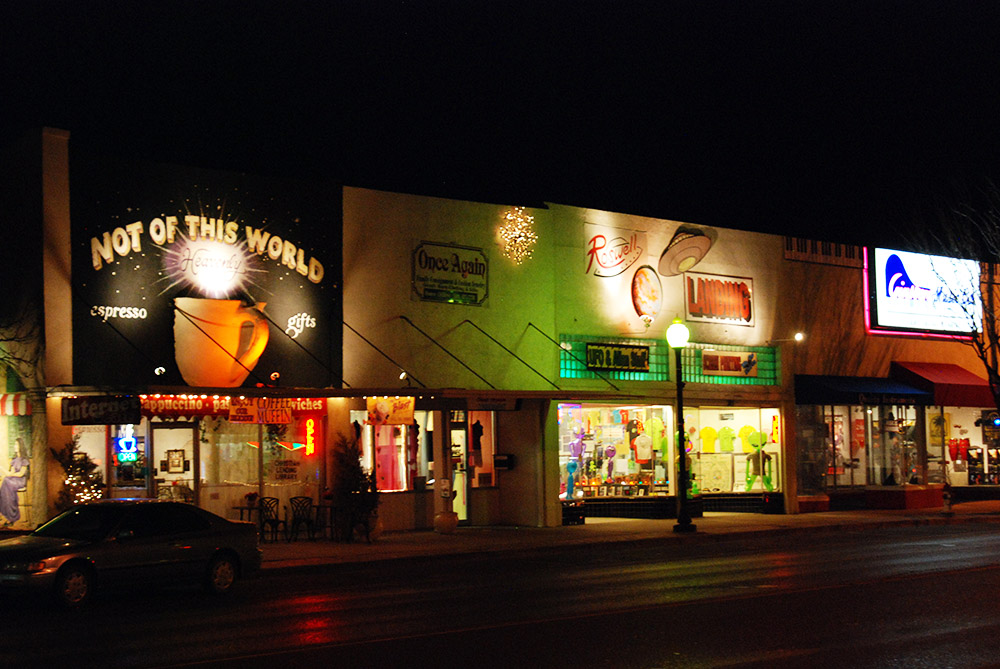 Roswell street at night