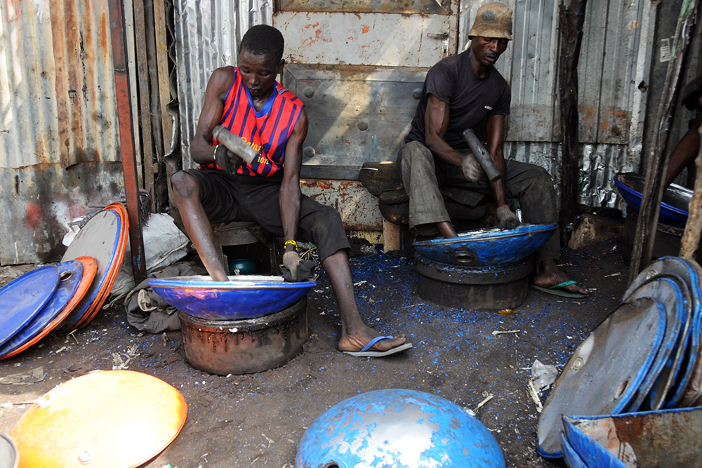 Metalworkers Metalworkers in Zinder Niger market