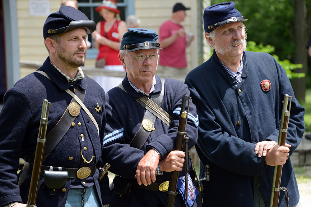Civil War reenactors at Ohio Village