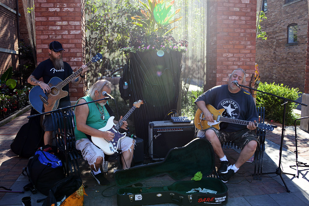 Live band in the Short North district of Columbus