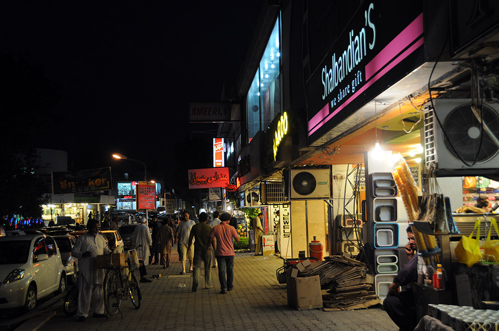Jinnah Super Market in Islamabad, Pakistan at night