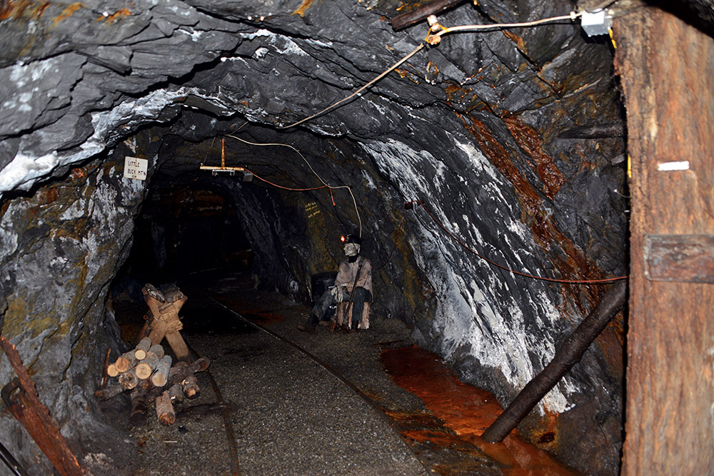 Pioneer Tunnel coal mine tracks in Ashland Pennsylvania