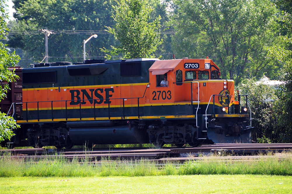 BNSF freight train in Sioux Falls