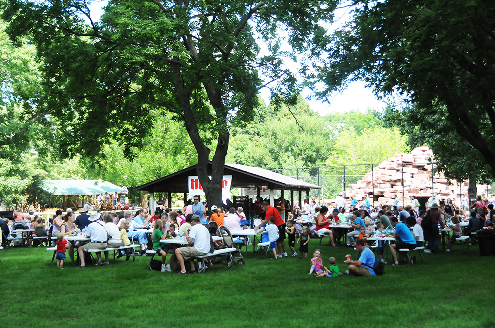 Visitors at the Great Plains Zoo in Sioux Falls