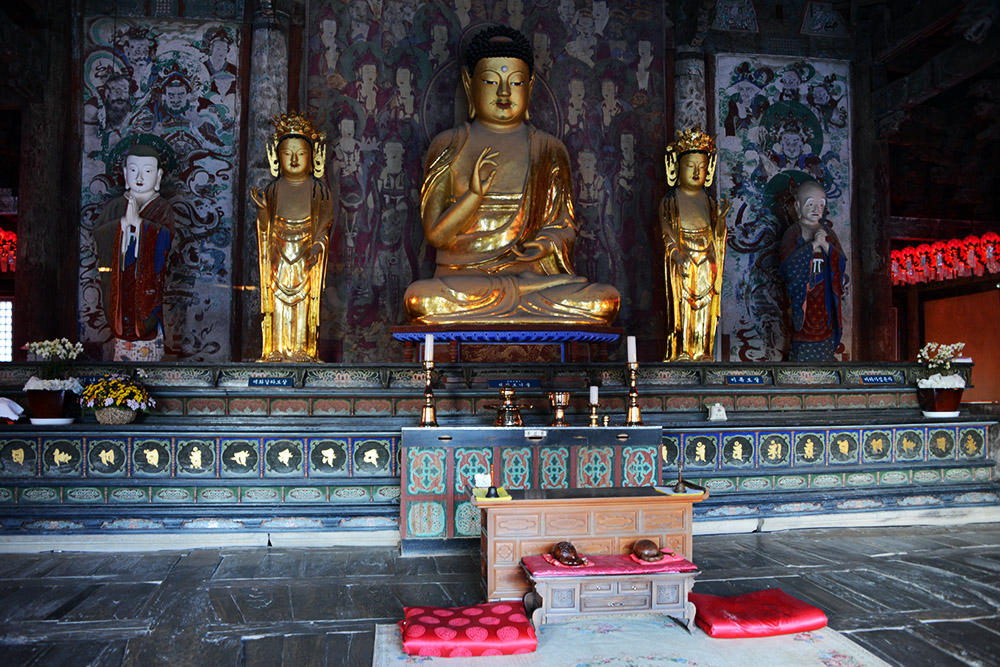 Buddha statue at Bulguksa Temple