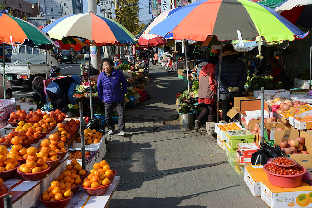 Outdoor market in Gyeongju