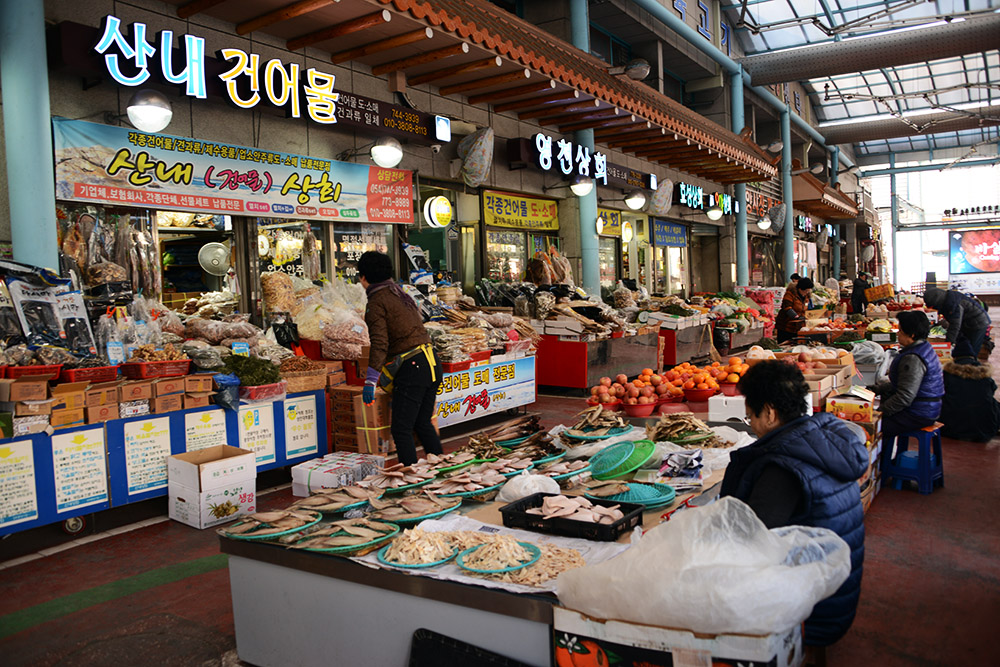 Covered market in Gyeongju